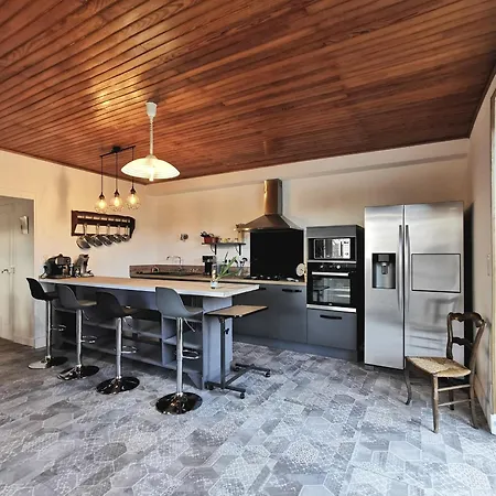 Maison De Charme A Domeyrat: Jardin, Balades, Confort Et Animations Culturelles - Fr-1-582-334 * Domeyrat